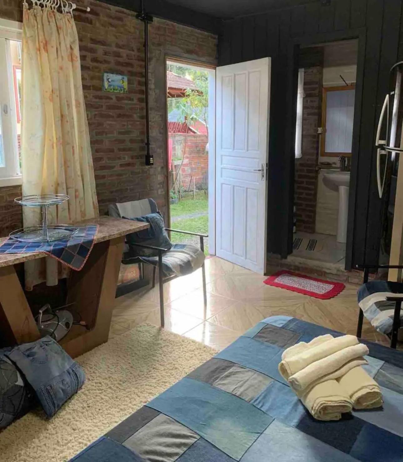 Hospedagem Da Dona Carla カネラ エクステリア 写真